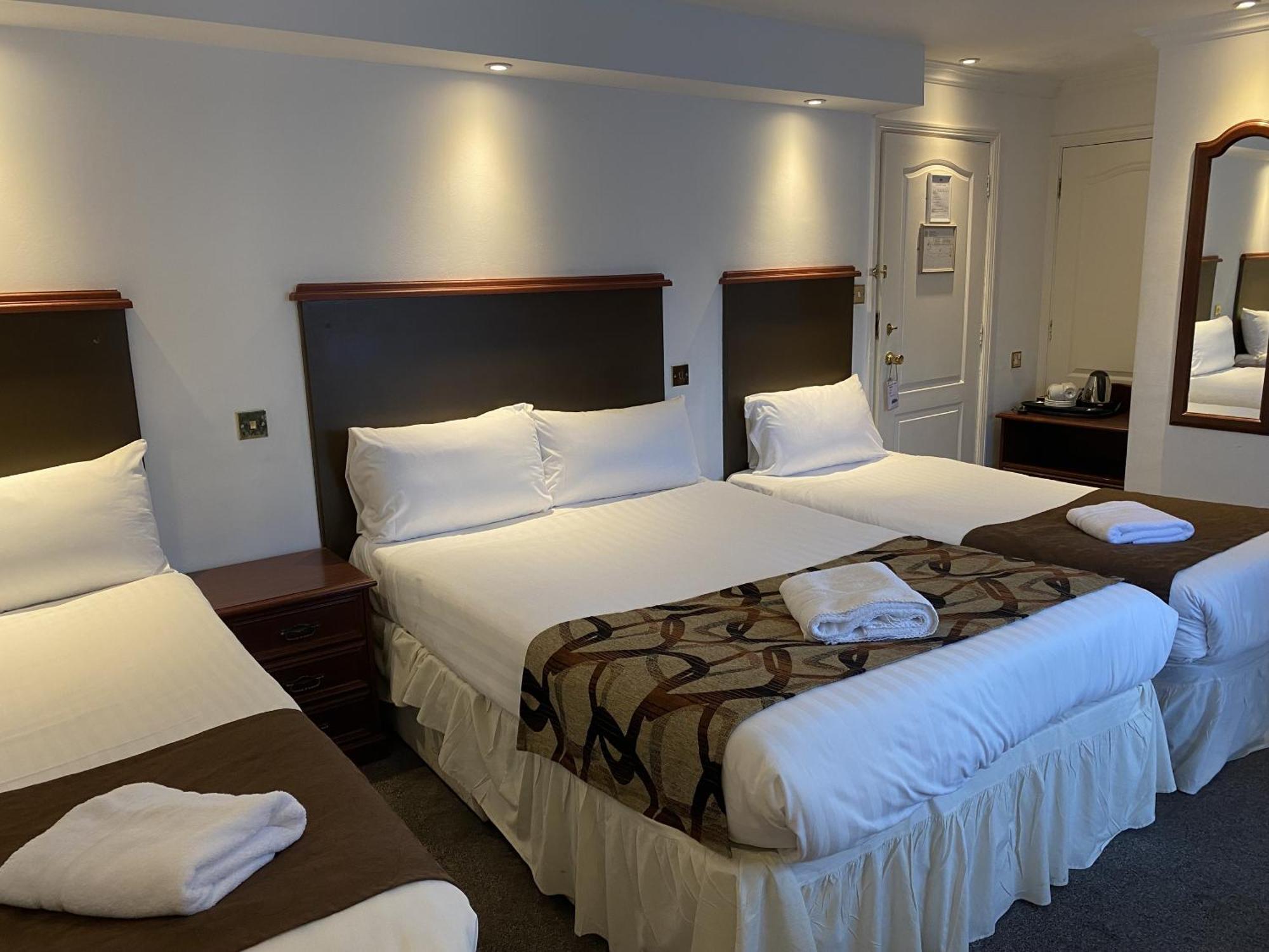 The George Hotel Pangbourne Extérieur photo