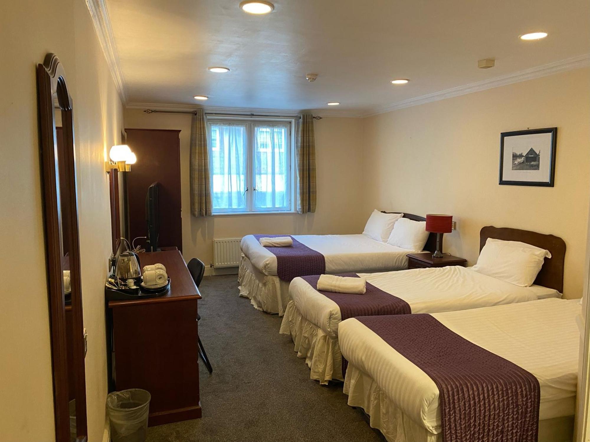 The George Hotel Pangbourne Extérieur photo