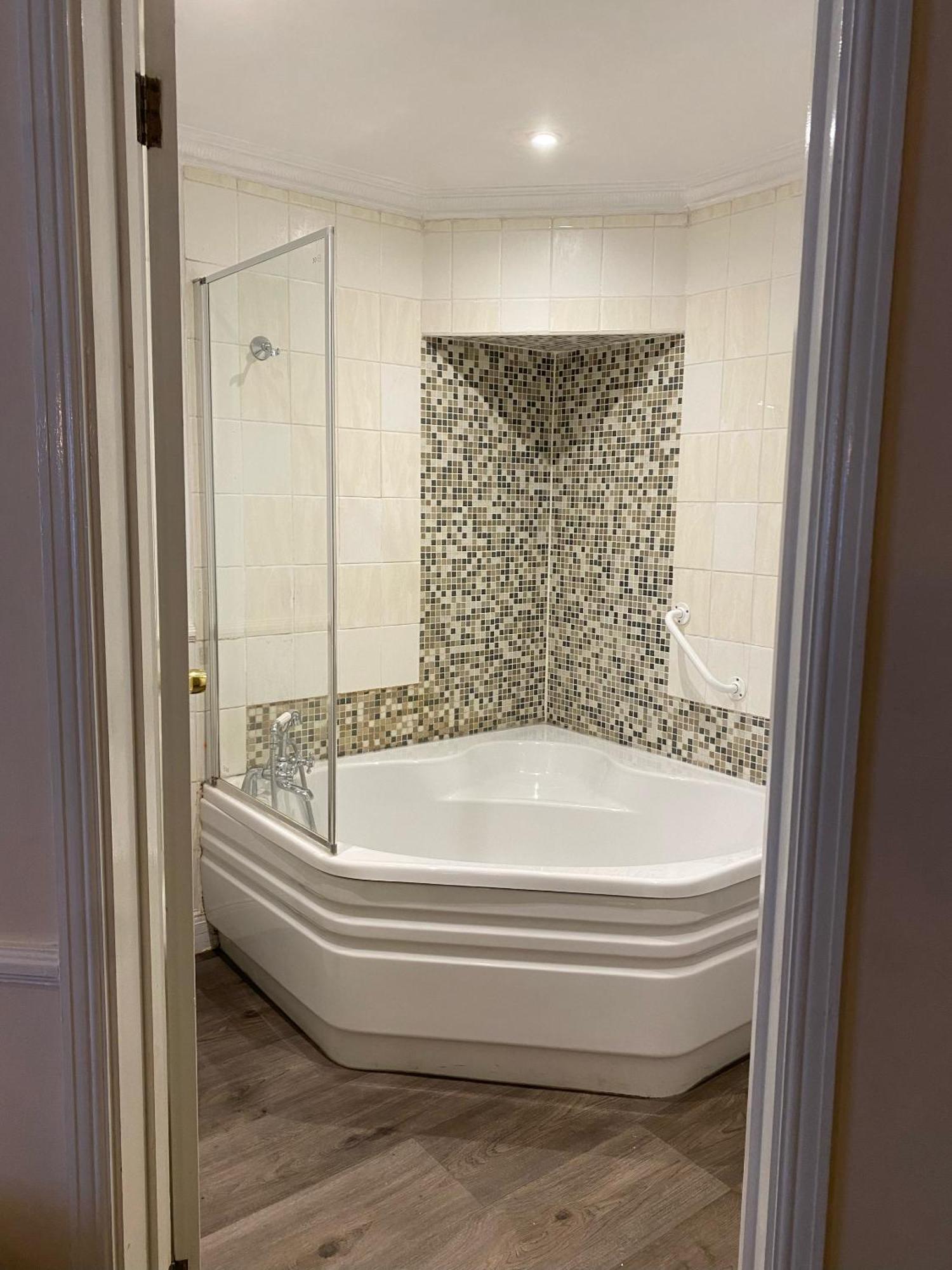 The George Hotel Pangbourne Extérieur photo