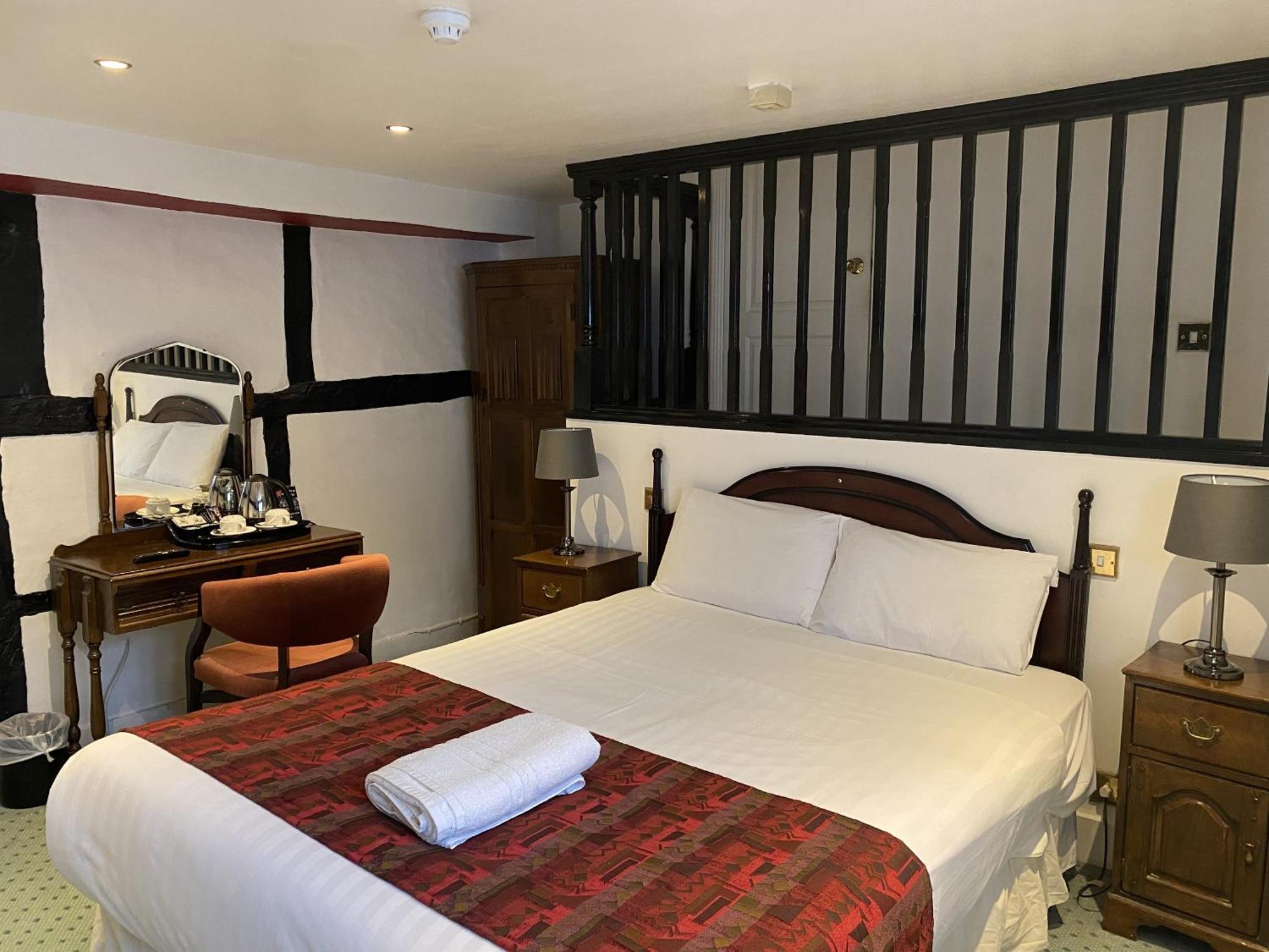 The George Hotel Pangbourne Extérieur photo