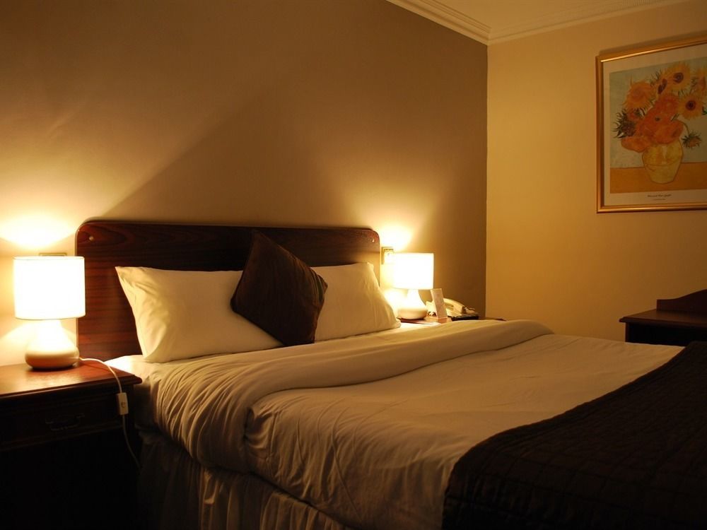 The George Hotel Pangbourne Extérieur photo